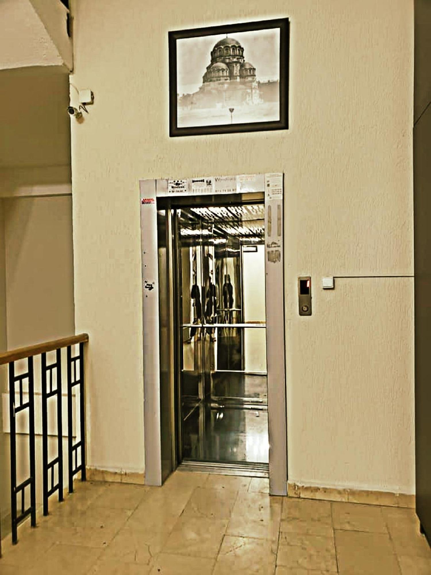 Cozy Apartment In The City Center Mtatsminda Tbilisi Buitenkant foto