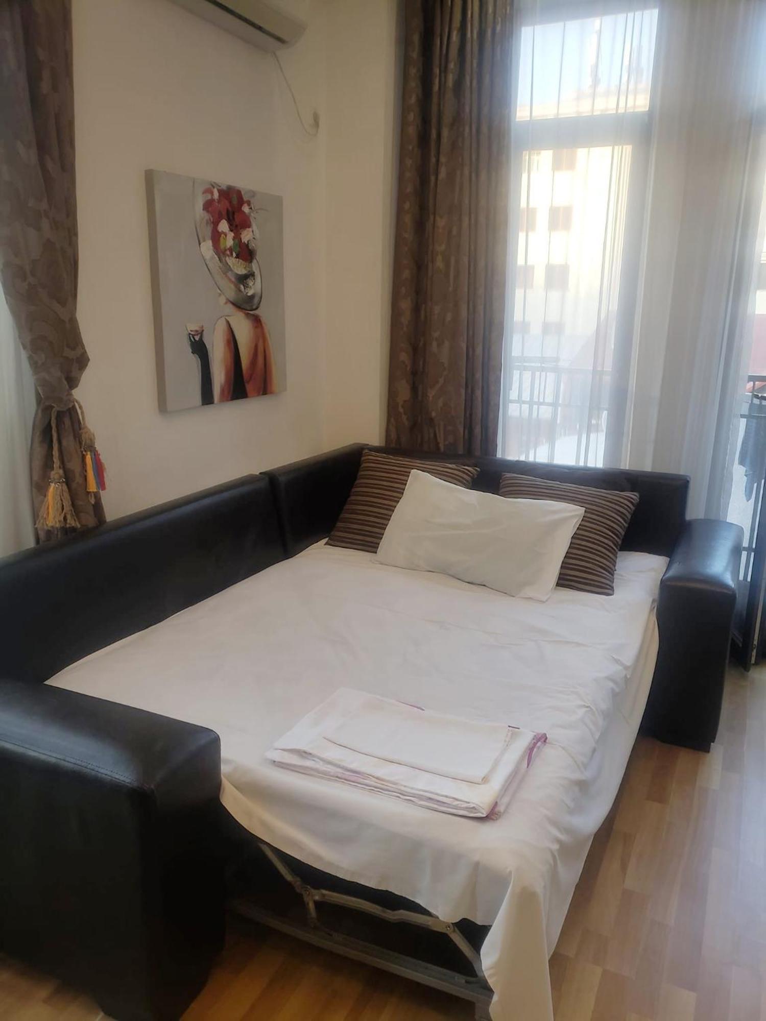 Cozy Apartment In The City Center Mtatsminda Tbilisi Buitenkant foto