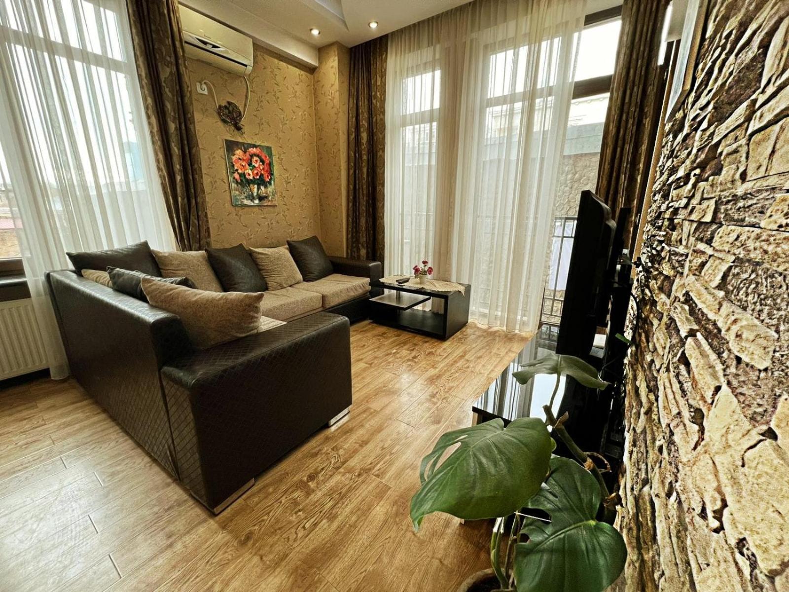 Cozy Apartment In The City Center Mtatsminda Tbilisi Buitenkant foto