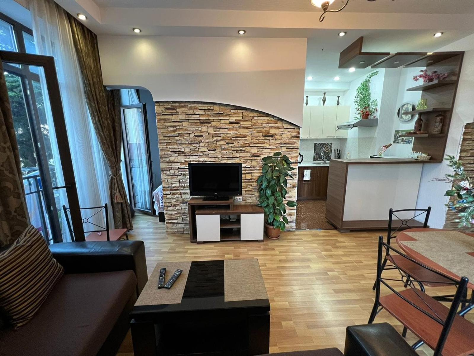 Cozy Apartment In The City Center Mtatsminda Tbilisi Buitenkant foto