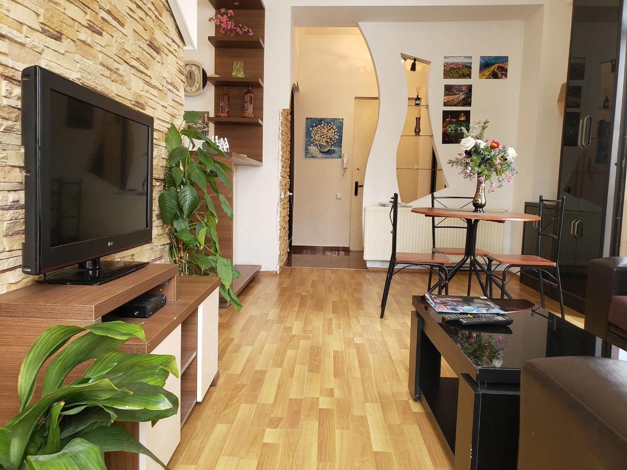 Cozy Apartment In The City Center Mtatsminda Tbilisi Buitenkant foto