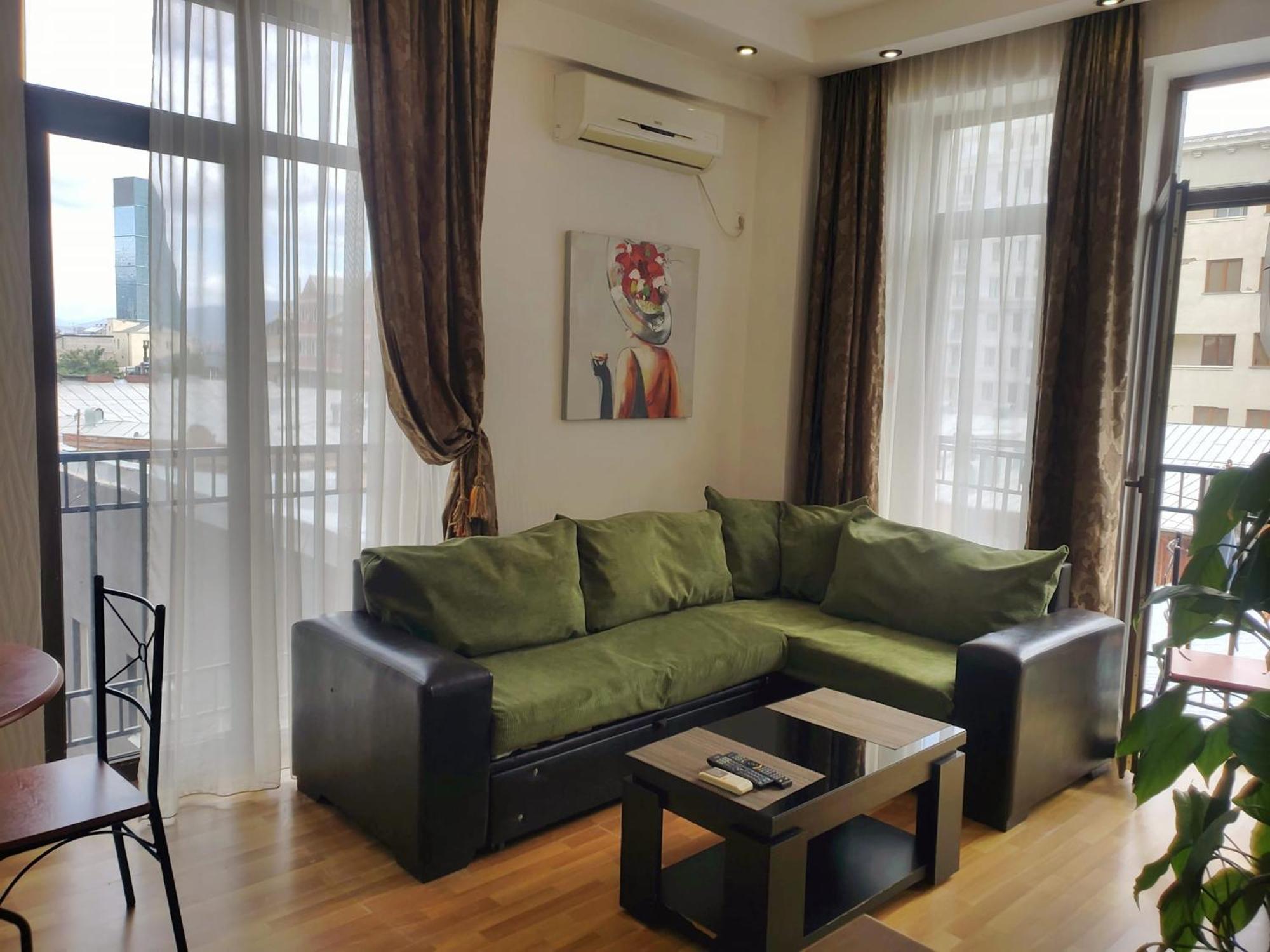 Cozy Apartment In The City Center Mtatsminda Tbilisi Buitenkant foto