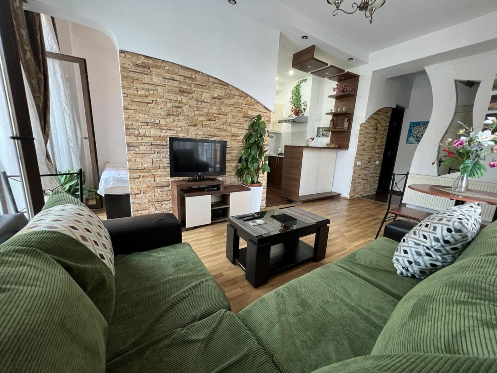 Cozy Apartment In The City Center Mtatsminda Tbilisi Buitenkant foto