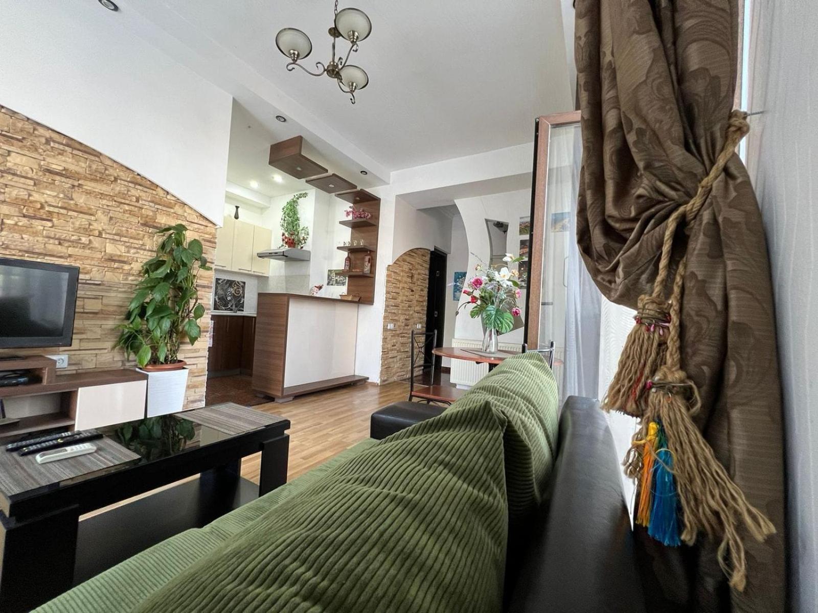 Cozy Apartment In The City Center Mtatsminda Tbilisi Buitenkant foto