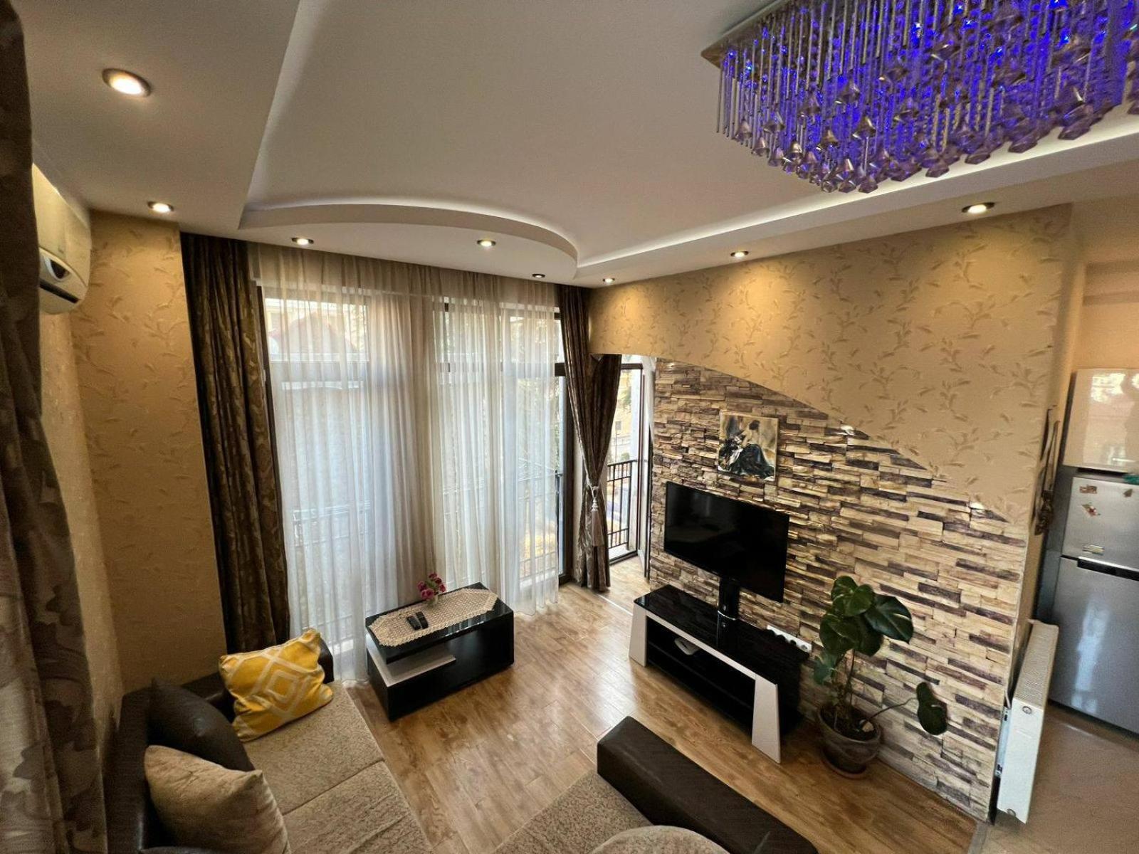 Cozy Apartment In The City Center Mtatsminda Tbilisi Buitenkant foto